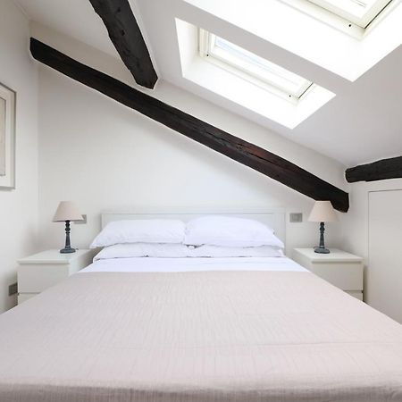 Elegant P.Venezia Attic Appartement Milaan Buitenkant foto