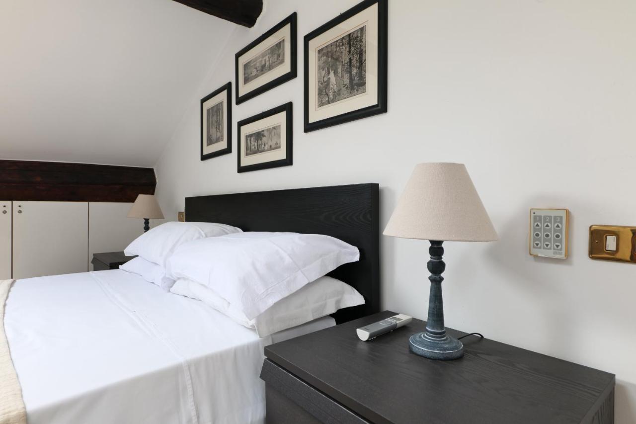 Elegant P.Venezia Attic Appartement Milaan Buitenkant foto
