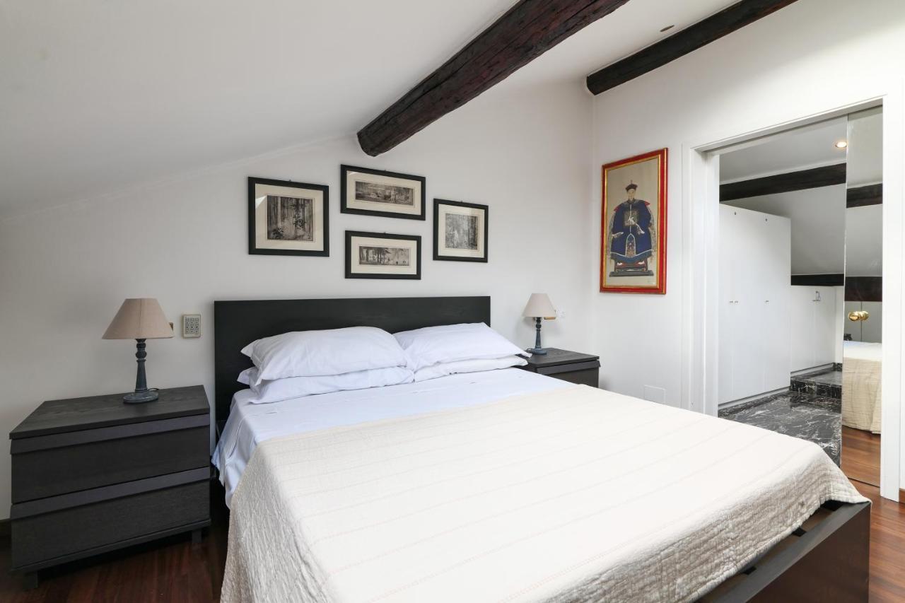 Elegant P.Venezia Attic Appartement Milaan Buitenkant foto