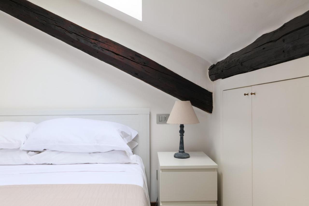 Elegant P.Venezia Attic Appartement Milaan Buitenkant foto