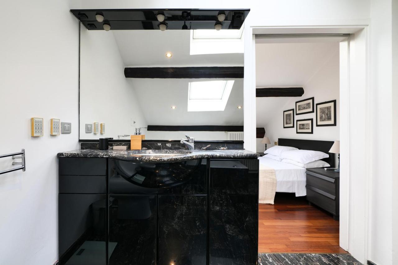 Elegant P.Venezia Attic Appartement Milaan Buitenkant foto