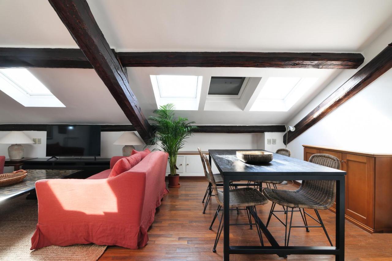 Elegant P.Venezia Attic Appartement Milaan Buitenkant foto
